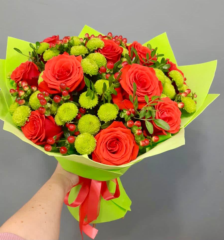 Букет цветов из: Хризантемы и Розы в Кендже-Кулаке