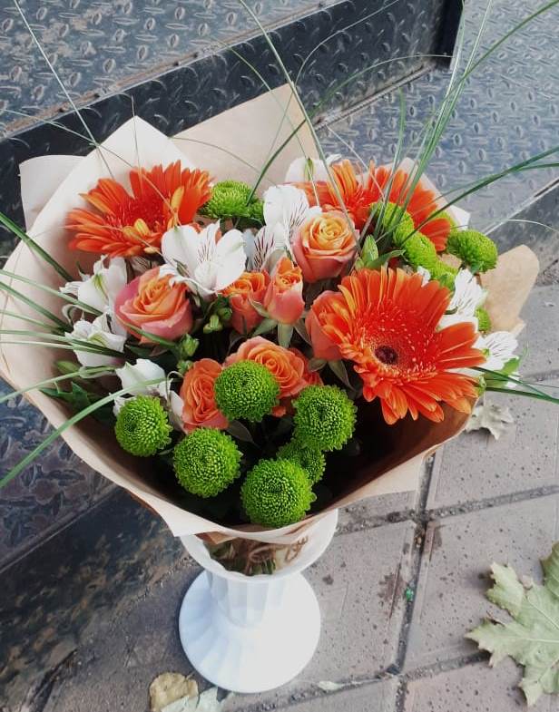 Букет цветов из: Герберы, Хризантемы, Альстромерии и Розы в Кендже-Кулаке