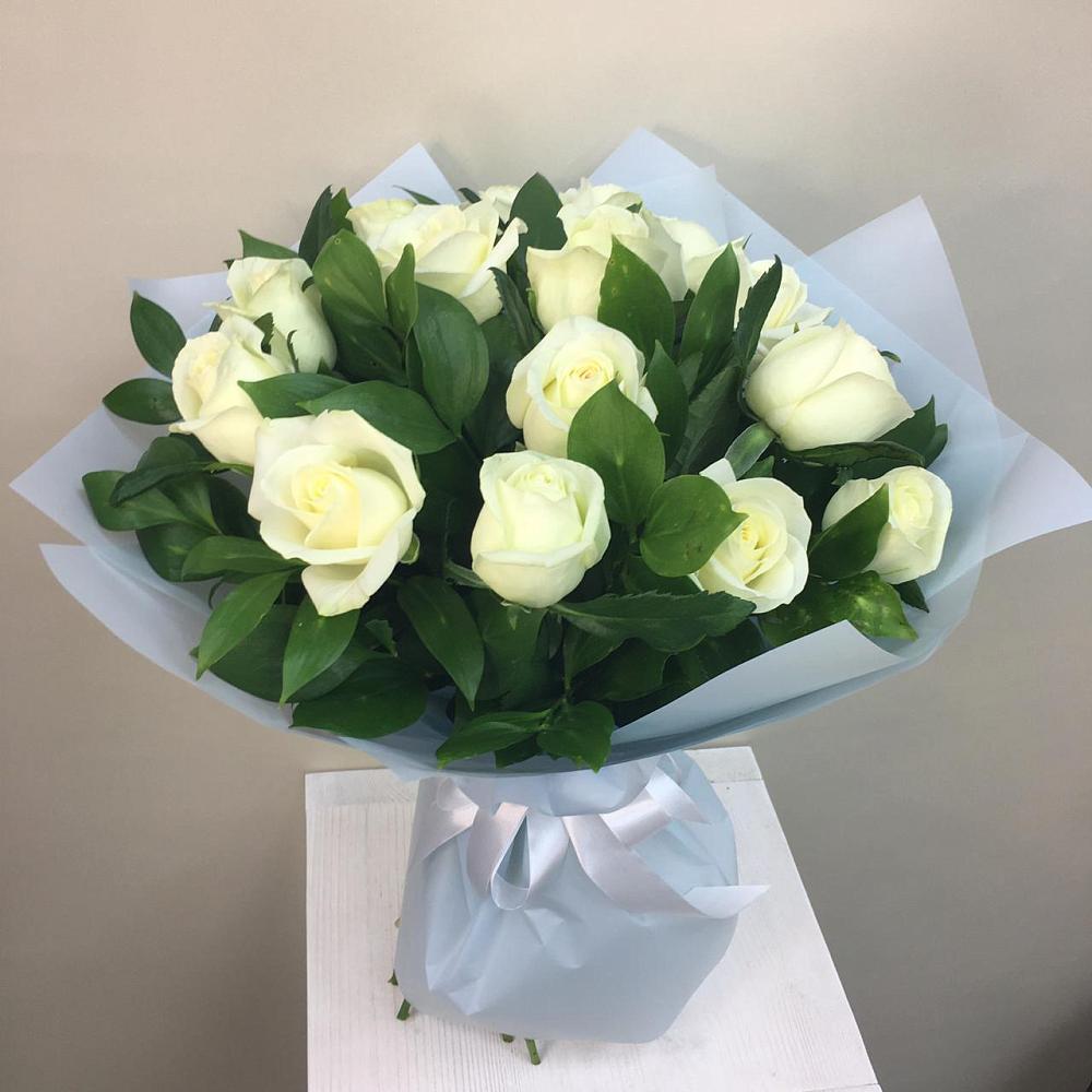 Букет 15 Белых роз Проуд в Кендже-Кулаке