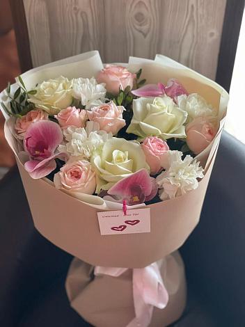 Букет цветов из: Орхидеи, Розы и Гвоздики в Кендже-Кулаке
