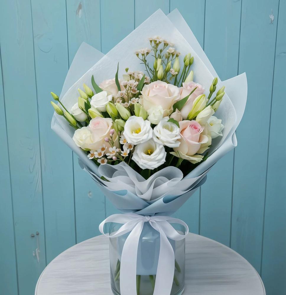 Букет цветов из: Розы и Лизиантусы в Кендже-Кулаке