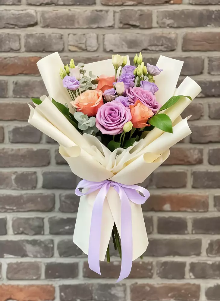 Букет цветов из: Лизиантусы и Розы в Кендже-Кулаке