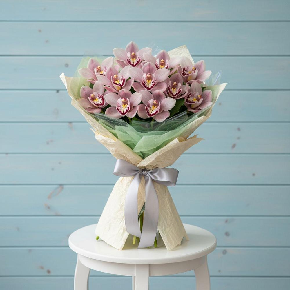 Букет цветов из: Орхидеи и Розы в Кендже-Кулаке