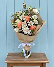 Букет цветов из:  Альстромерии, Лизиантусы, Розы и Хризантемы #REPLACE_PRED# Кендже-Кулаке