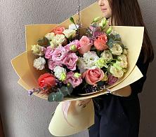 Букет цветов из:  Розы, Лизиантусы и Гвоздики в Кендже-Кулаке