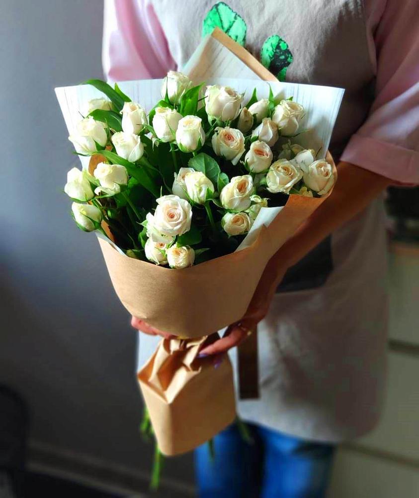 Букет цветов из: Розы в Кендже-Кулаке