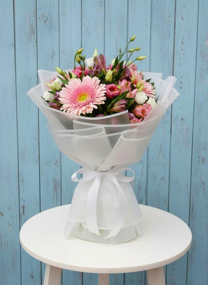 Букет цветов из: Герберы, Альстромерии и Лизиантусы в Кендже-Кулаке