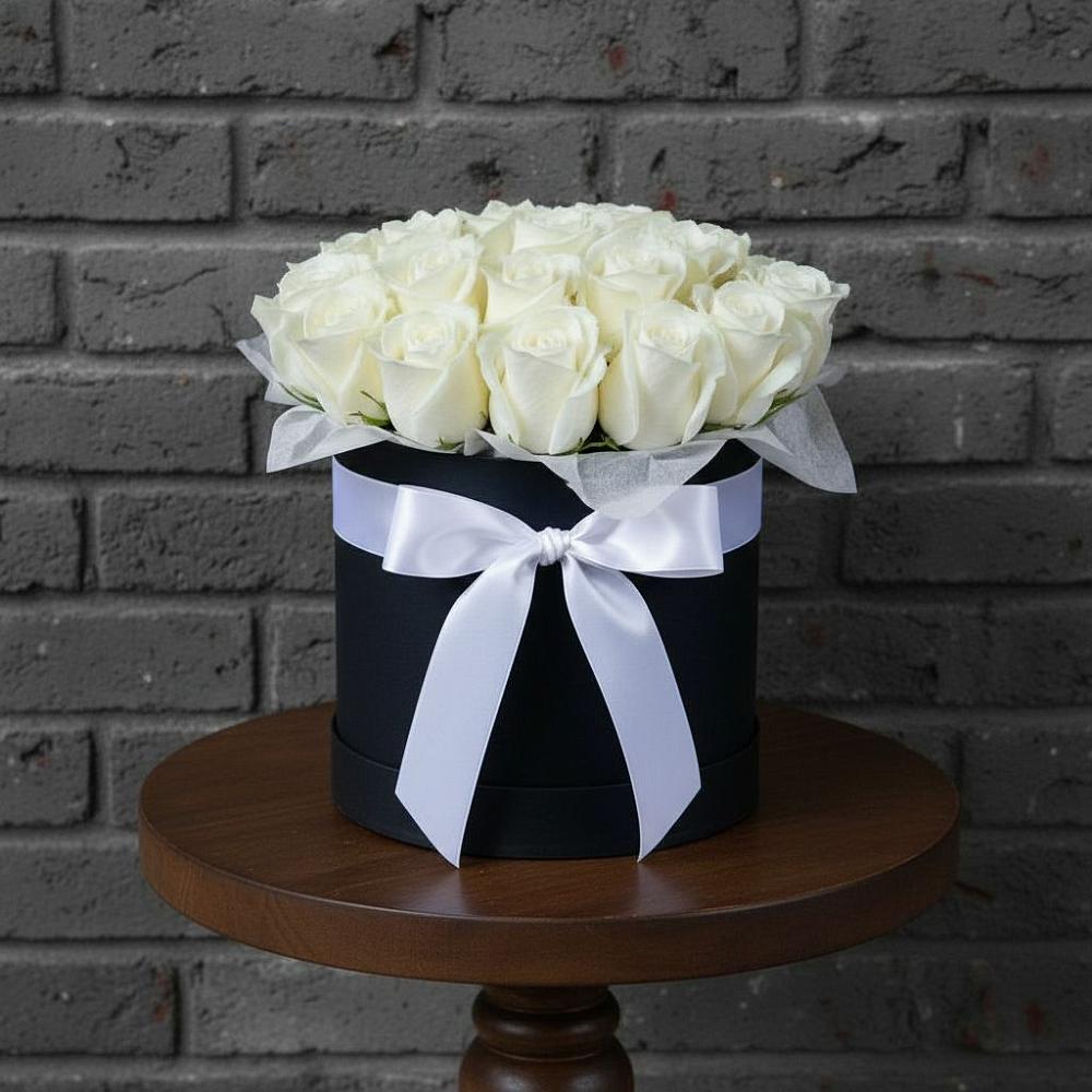 Цветочная композиция из Розы в шляпной коробке в Кендже-Кулаке