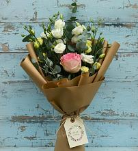 Букет цветов из:  Розы и Лизиантусы в Кендже-Кулаке