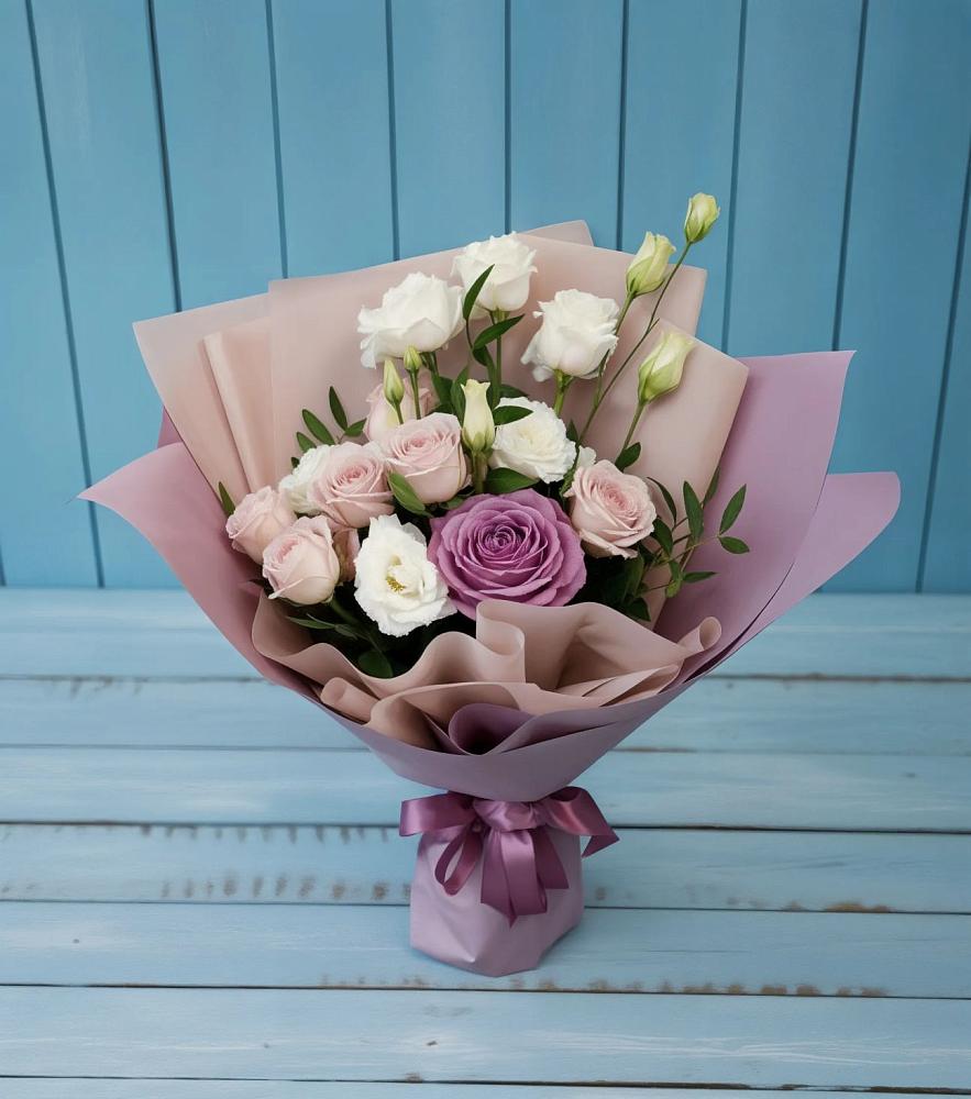 Букет цветов из: Розы и Лизиантусы в Кендже-Кулаке